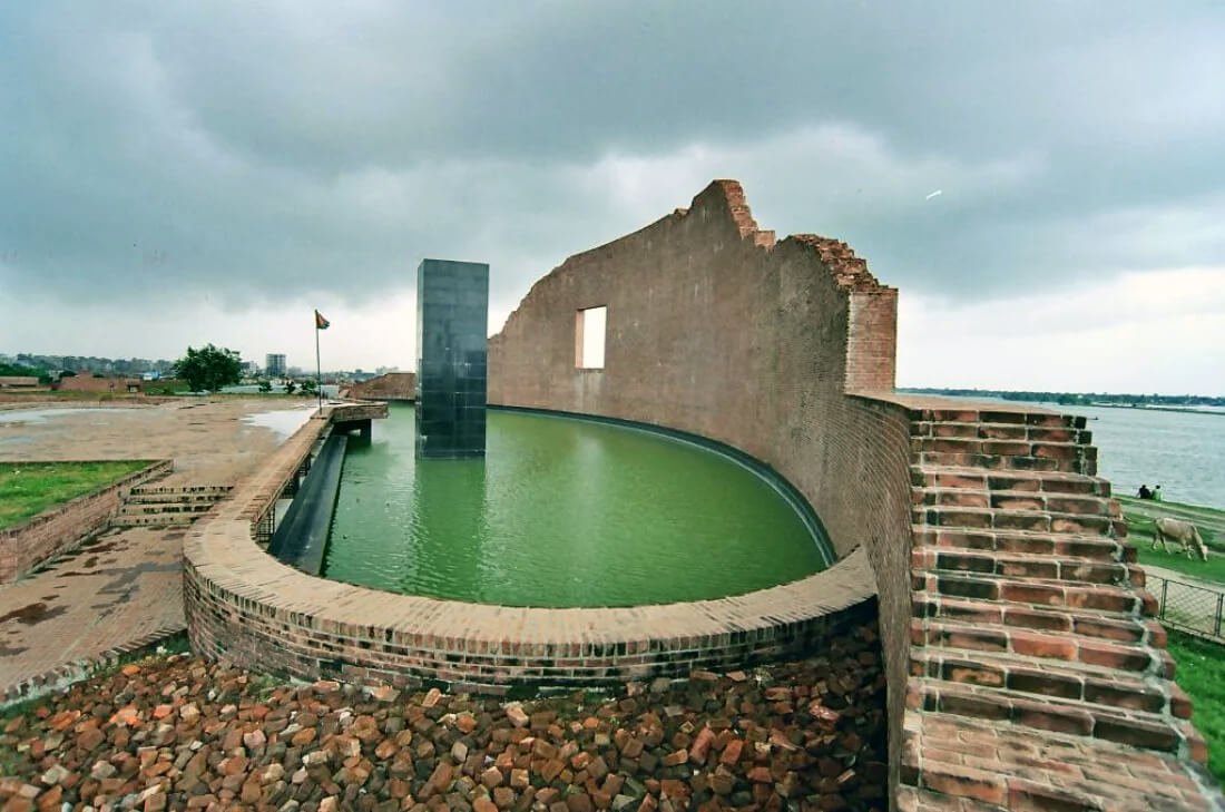 Martyred Intellectuals Memorial