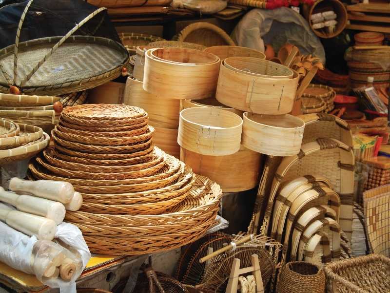 Shopping for Heritage Jamdani and Artisanal Crafts
