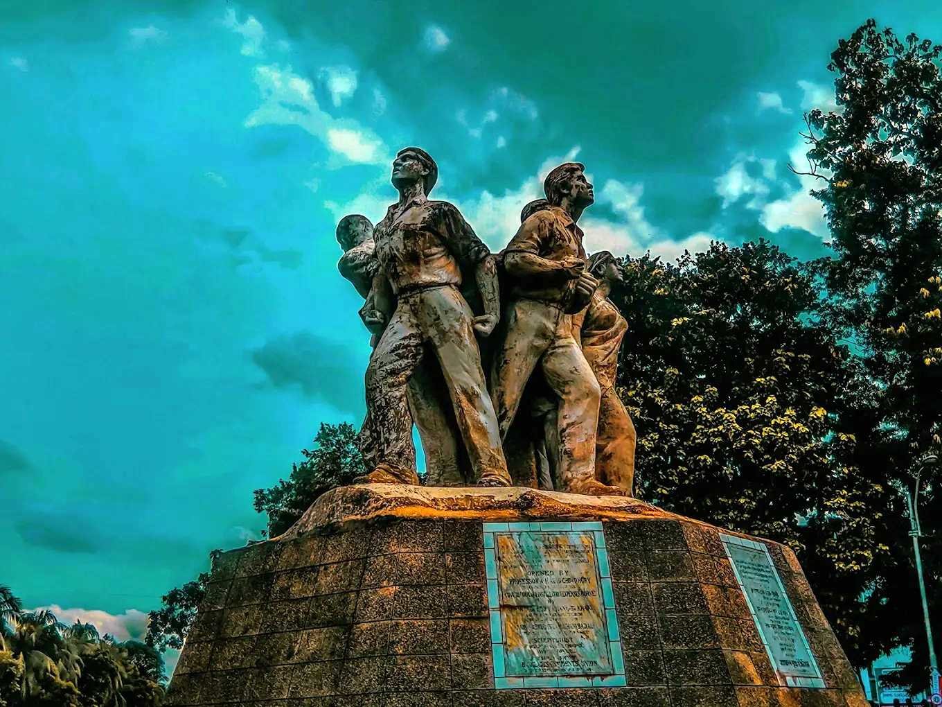 Raju Memorial Sculpture